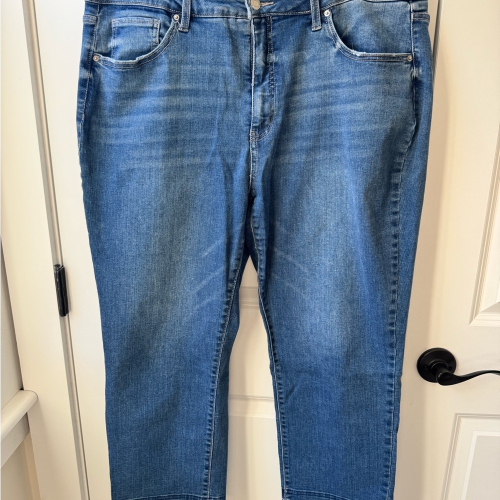 Time and Tru Women’s High Rise Jeans - Picture 2 of 6